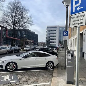 2 Neben Warschauer Platz Und Spree Berlin